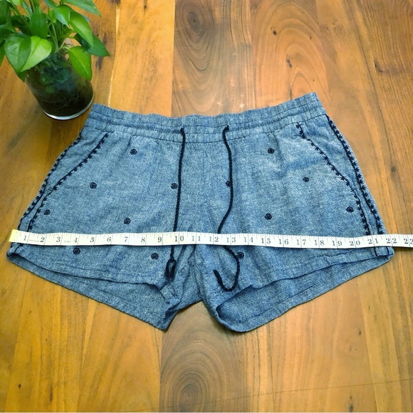 Old Navy Medium Rise Soft Casual Shorts. Size Medium. - Picture 11 of 14